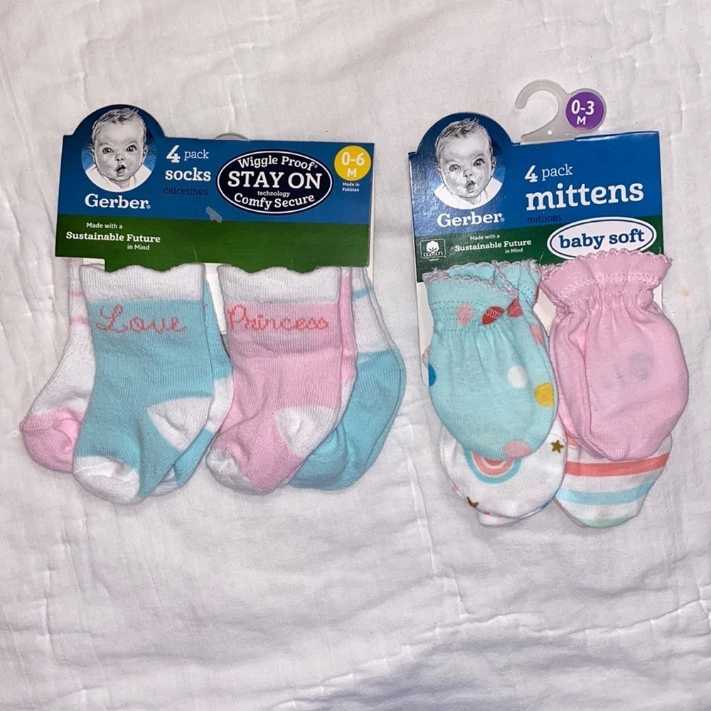 NEW Gerber Baby Girls mittens and Socks Bundle NWT